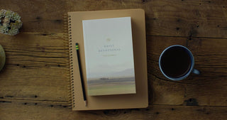 ESV Daily Devotional New Testament: Through the New Testament in a Year