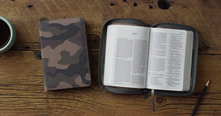 ESV Compact Bible, Canvas with Zipper, Camo Design