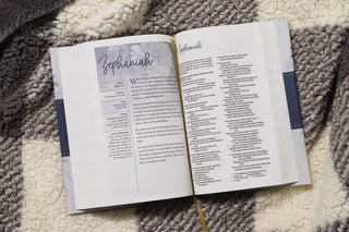 NIV, Women's Devotional Bible, Hardcover, Comfort Print